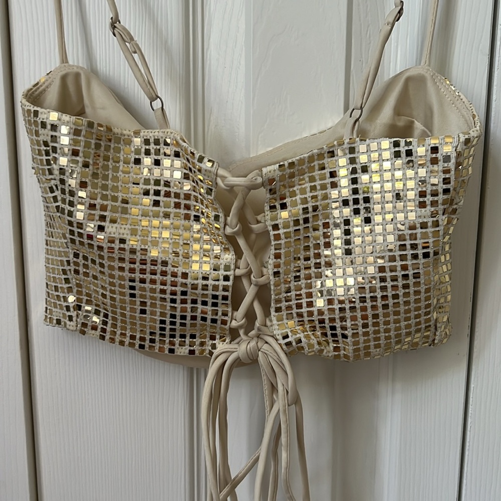 Revolve Crop Top - Picture 4 of 4